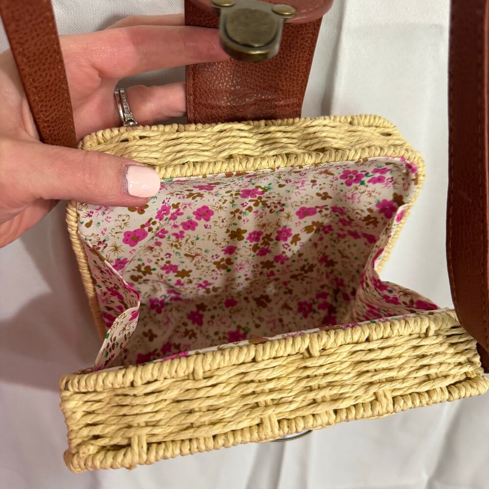 Women's Straw Square Wicker Crossbody Bag Summertime Picnic Vibes - Picture 3 of 9